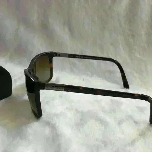 Prada sunglasses - Picture 4 of 4